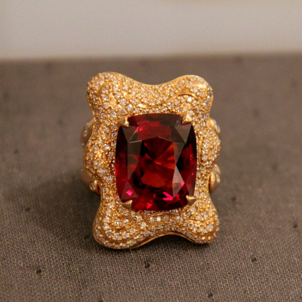 bague grenat création david mann or rose taille coussin
