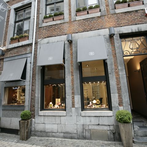Bijouterie à Liège devanture et vitrines dans le centre-ville
