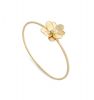 Bracelet rigide Marco Bicego Lunaria Petali fleur d'or jaune guilloché, diamant central disponible dans notre bijouterie à Liège